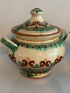 lot 138 image: Kosiv Pottery Teapot and CupsSaucers