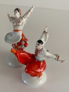lot 257 image: Two Adorable Dancing Ukrainian Figurines-