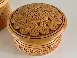 lot 172 image: Two Decorative Wooden Trinket Boxes