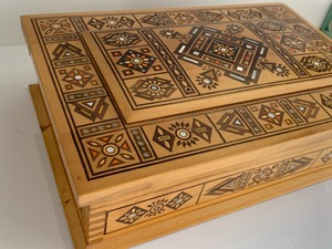 lot 177 image: Large Hinged Rizba Box