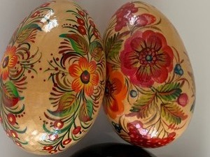 lot 182 image: Five Wooden Ukrainian Painted Easter Eggs