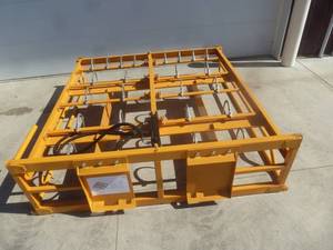 lot 13 image: Land Honer Bale Fork Attachment