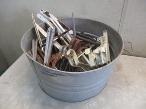 Large Galvanized Tin Bucket with 30 Shelf Brackets