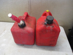 (2) 2 gallon gas cans
