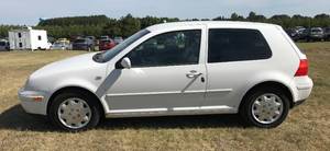 lot 3 image: 2004 Volkswagen Golf GL