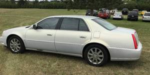 lot 4 image: 2007 Cadillac DTS