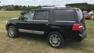 lot 1 image: 2007 Lincoln Navigator 4x4