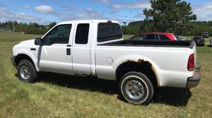lot 2 image: 2004 Ford F-250 XLT Super Duty 4X4