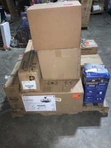PALLET OF ASSORTED IN STORE RETURNS LIGHTING & CHANDELIERS. VARIOUS CONDITIONS. SEE PICTURES