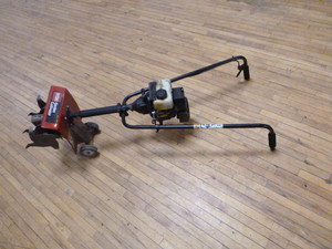 lot 8 image: Toro Garden Cultivator