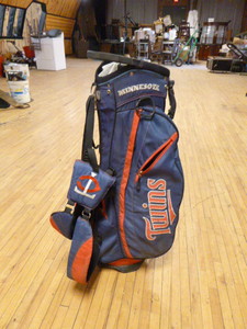 lot 10 image: Minnesota Twins Golf Bag