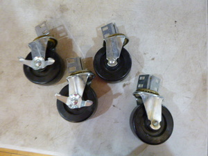 lot 19 image: Set of 4 Casters