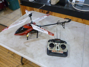 lot 34 image: Extreme S-8G Remote Control Helicopter