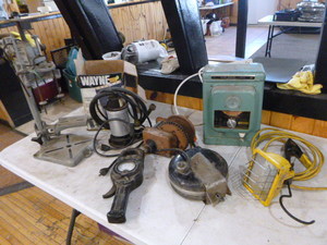lot 45 image: Garage Items