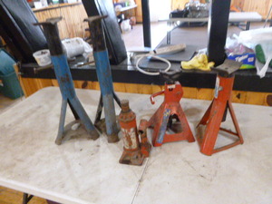 lot 61 image: Jack Stands