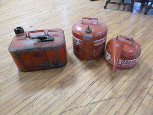 lot 68 image: Boat Gas Tank and 2 Gas Cans