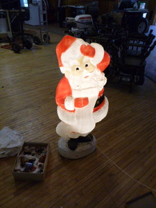 lot 90 image: Lighted Up Santa Claus