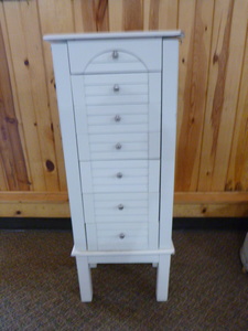 lot 100 image: White Jewelry Cabinet