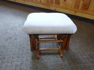 lot 102 image: Rocker Ottoman