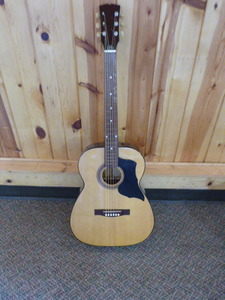 lot 105 image: Acoustic Guitar
