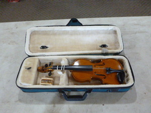 lot 108 image: Locto Violin