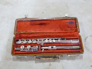 lot 110 image: Artley Flute
