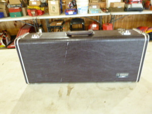 lot 111 image: Yahama Saxophone Case