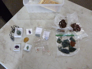lot 114 image: Beautiful Stones