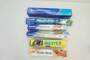 lot 9 image: Assortment of Reynolds wrap