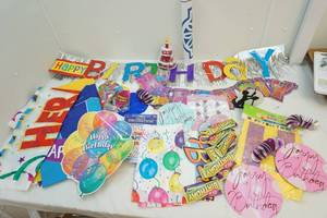lot 26 image: Party dcor