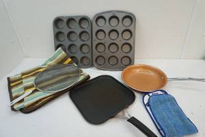 lot 33 image: Pans, skillet, sifter