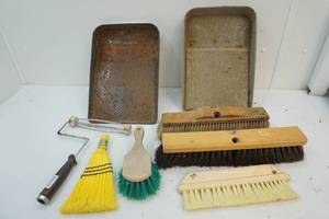 lot 68 image: Paint pans, broom heads