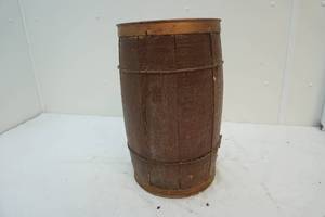 lot 95 image: Wooden barrel
