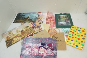 lot 105 image: Gift bags, mailbox covers