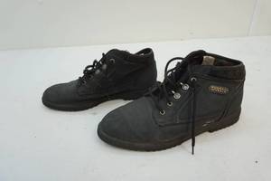 lot 107 image: Boots
