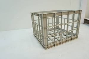 lot 115 image: Crate