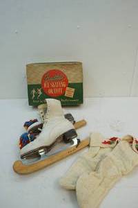 lot 154 image: vintage ice skates