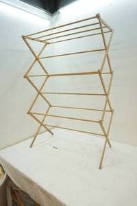 lot 165 image: Drying rack