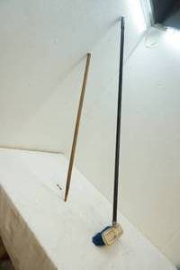 lot 173 image: Push broom , broom handle