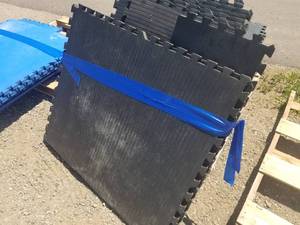 Misc Black Pile of cutfit in pieces