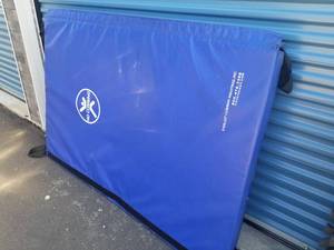 2 padded mats