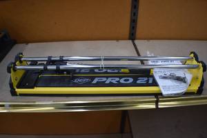 lot 5 image: 21 Tile Cutter
