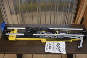 lot 6 image: 24 Tile Cutter