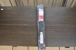 lot 17 image: 48 Blades
