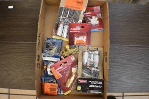 lot 20 image: Air Couplers
