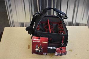 lot 64 image: Electricians Bag