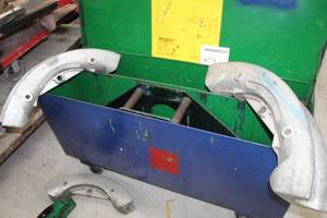 lot 873 image: Greenlee Portable Hydraulic Bender 885  with Rolling Metal Job Site Box