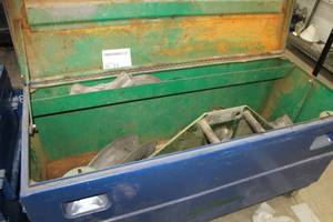 lot 870 image: Greenlee Bender Parts 884-5 (for parts only)  with Rolling Metal Job Site Box