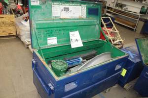 lot 862 image: Greenlee Hydraulic Power Bender 885-T  with Rolling Metal Job Site Box