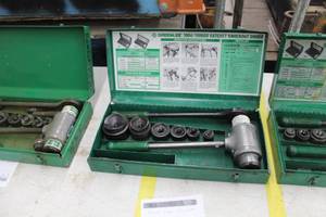 lot 912 image: Greenlee Ratchet Knockout Driver 19041906SB  with Metal Case